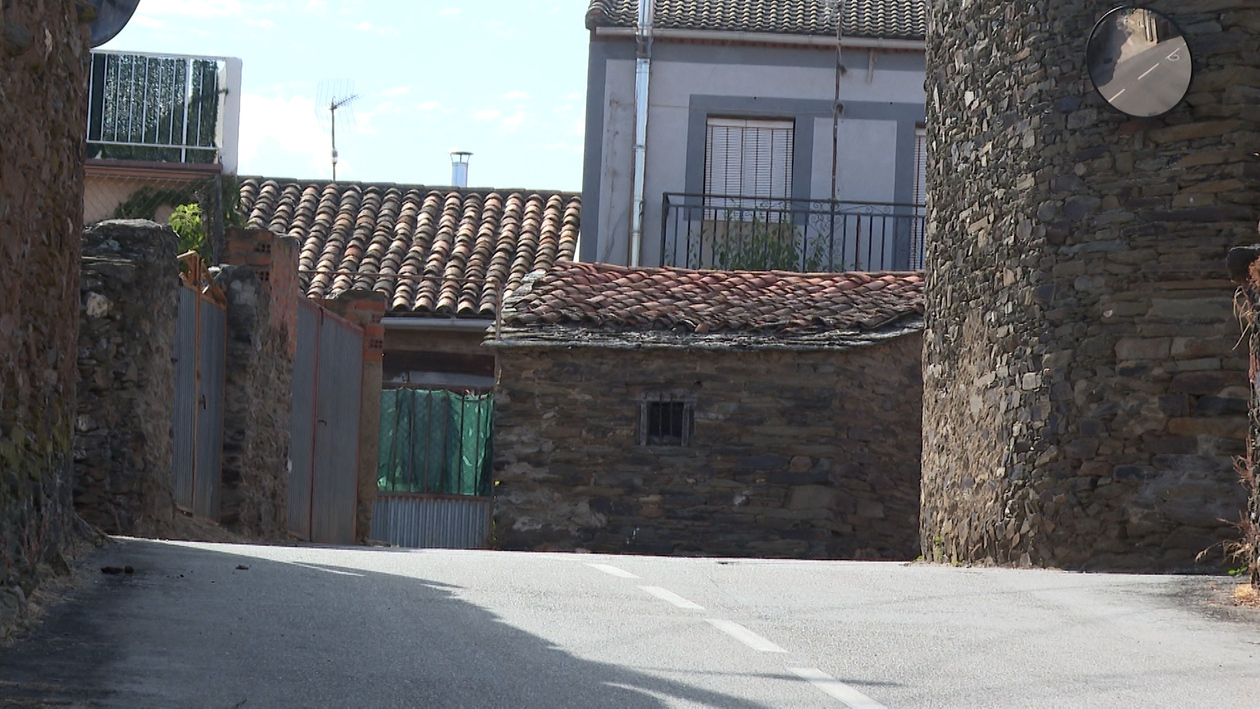 Aislados sin cobertura móvil en pueblo de Zamora