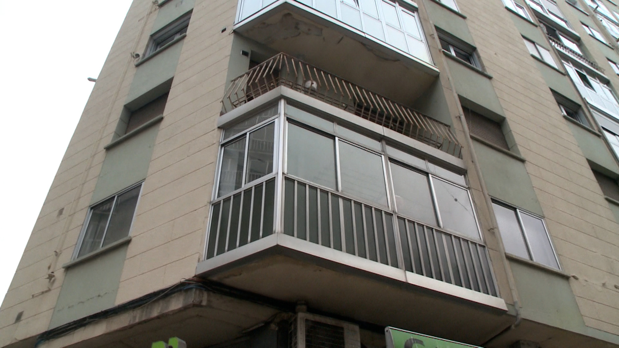 Investigan el crimen de una mujer en su casa