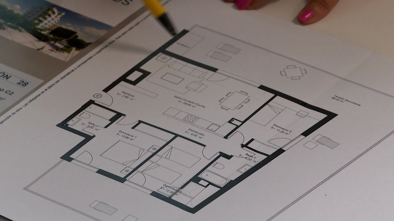 Comprar una vivienda en solitario exige destinar nueve años de sueldo íntegro