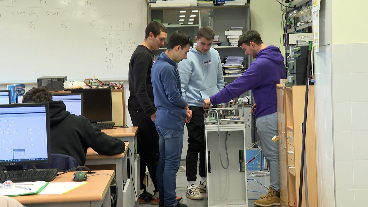 Las Cortes impulsan 'Conecta FP' para fomentar el emprendimiento y retener el talento técnico en Castilla y León